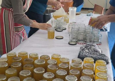 L’opération confiture de Temps Libre : deux jours de travail, des centaines de pots et beaucoup de bonne humeur !